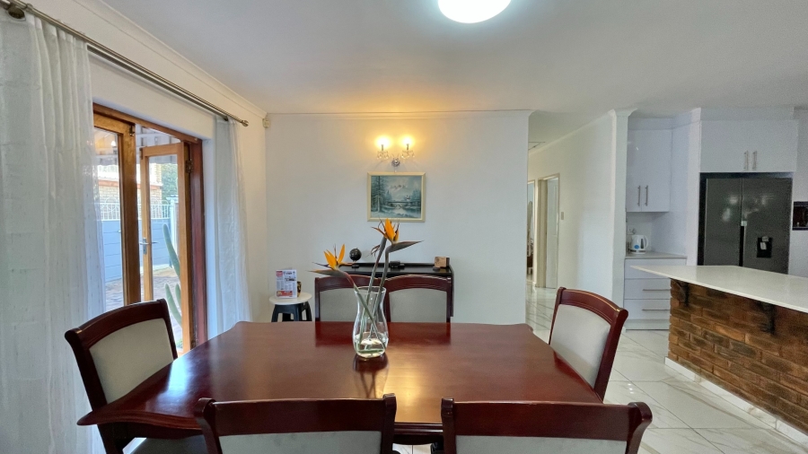 4 Bedroom Property for Sale in Gordons Bay Central Western Cape